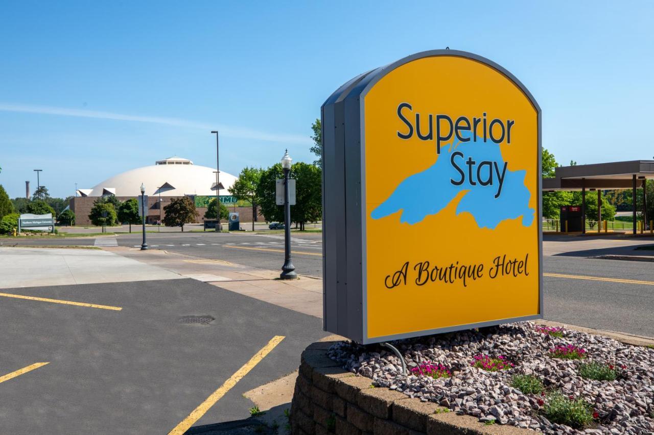 Superior Stay Hotel Marquette Exteriör bild