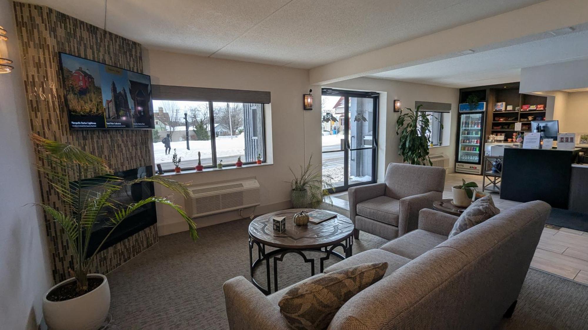 Superior Stay Hotel Marquette Exteriör bild